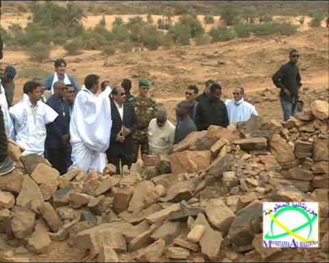 رئيس الجمهورية خلال زيارته موقع معركة الرشيد