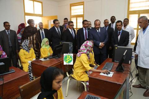 Visite par le Président de la République, Mohamed Ould Abdel Azize de la première école fondamentale d'excellence ouverte dans le pays, dans la moughataa de Tevregh Zeina